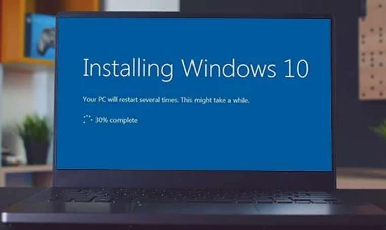 Warten Sie auf die Installation von Windows 10