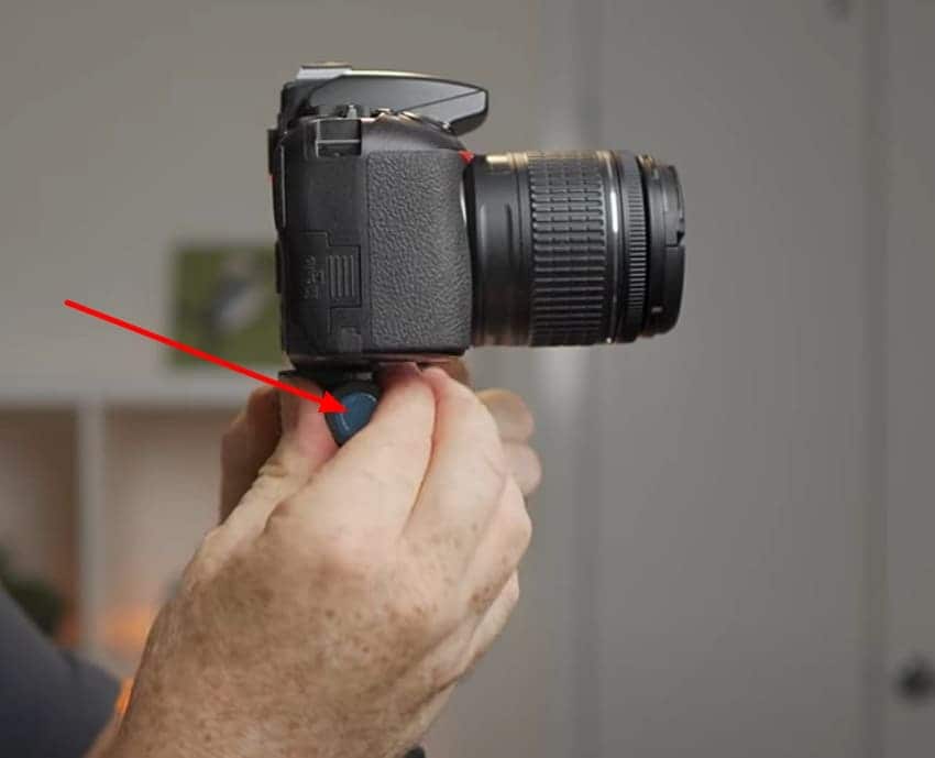 adjust tripod balance