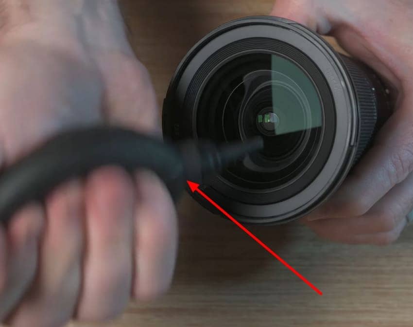 air blower remove dust