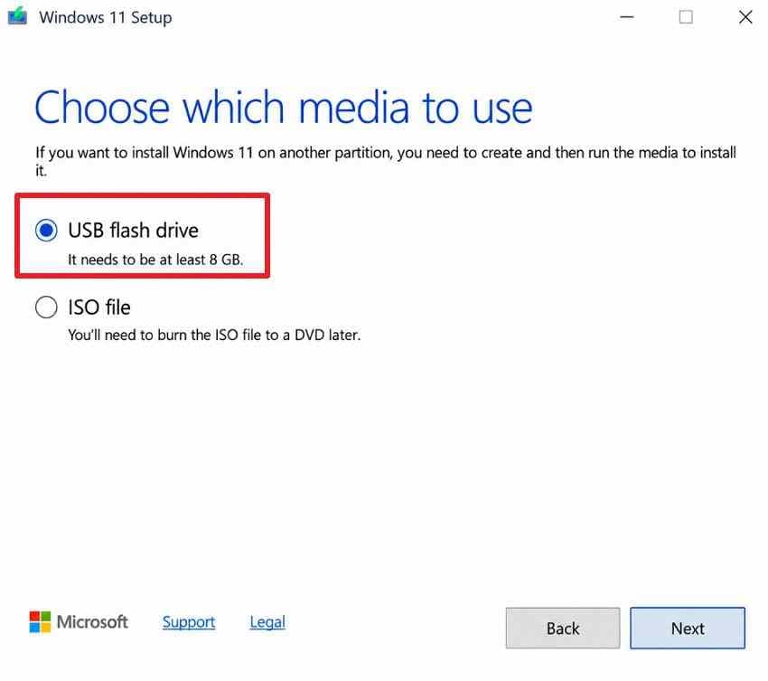 windows setup media selection showing the usb flash drive option