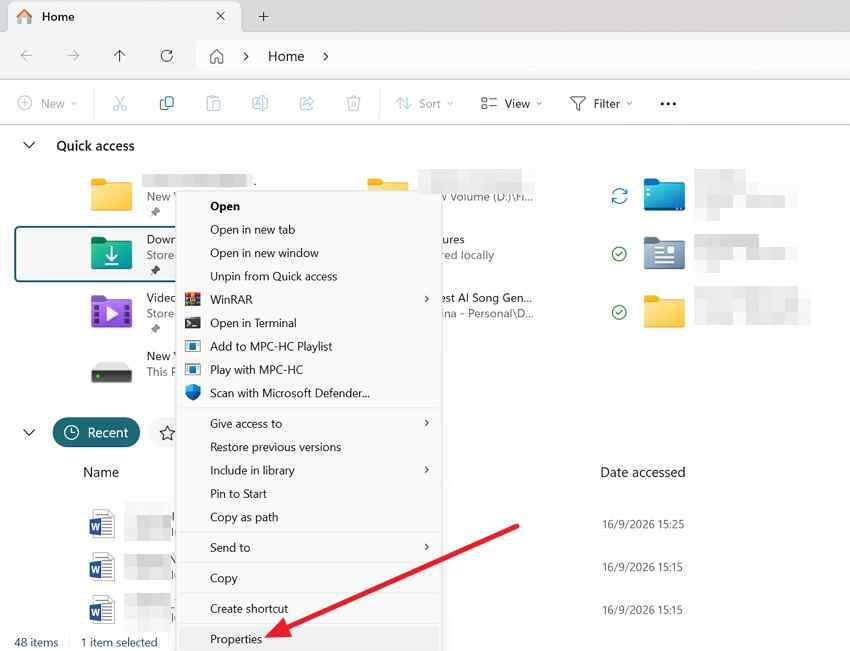 open the customize tab in folder properties