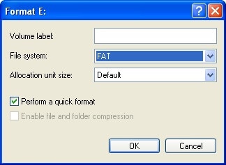 pilih fat di bawah file system di dialog format drive usb