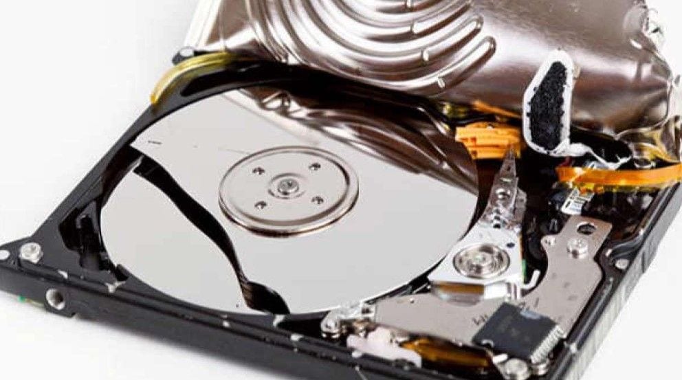 hard drive yang rusak secara fisik
