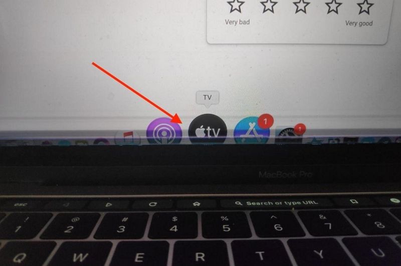 Cómo arreglar las líneas negras de la parte inferior de la pantalla de una MacBook Pro