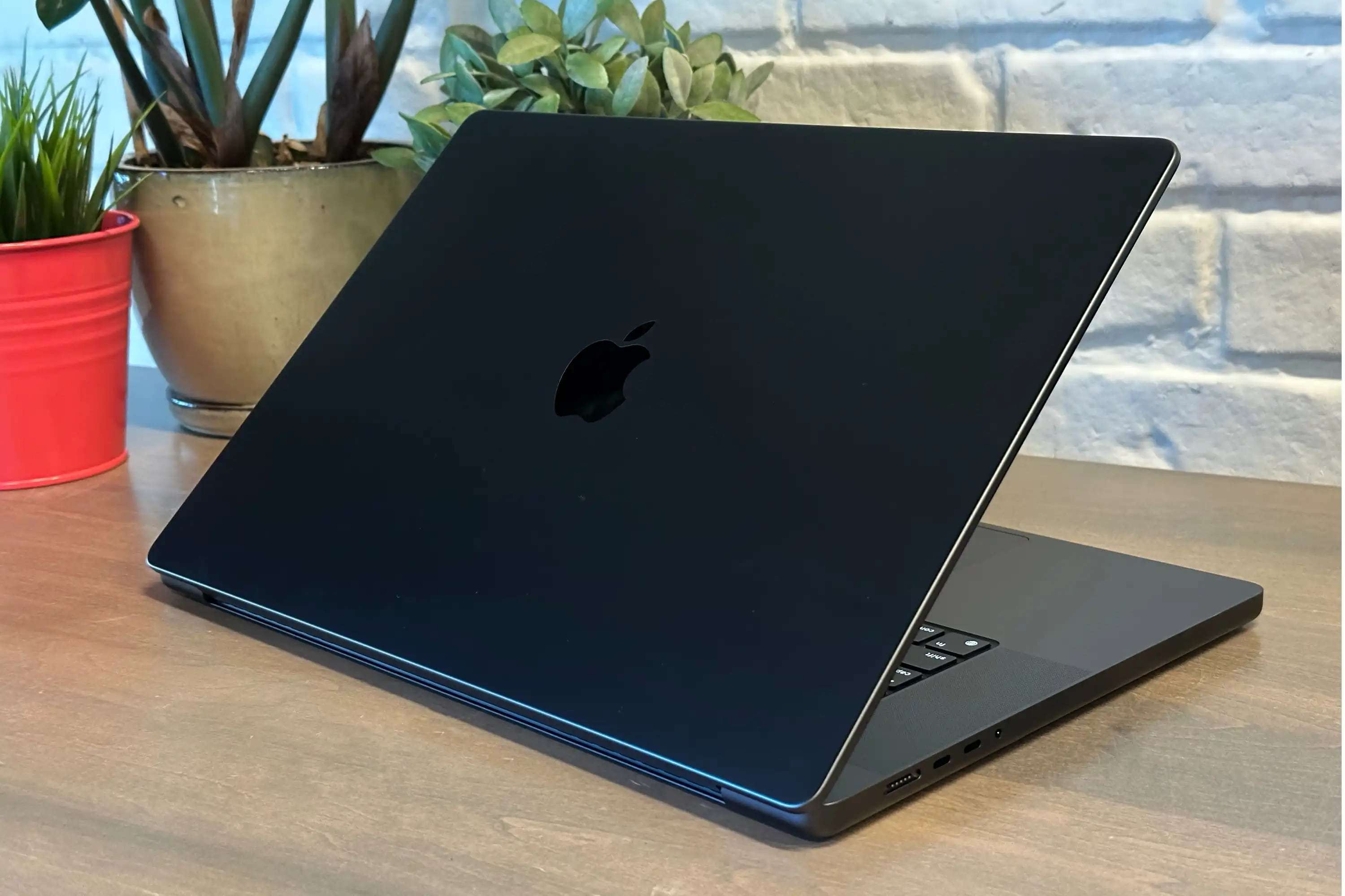 MacBook Pro M3 Max en color negro espacial