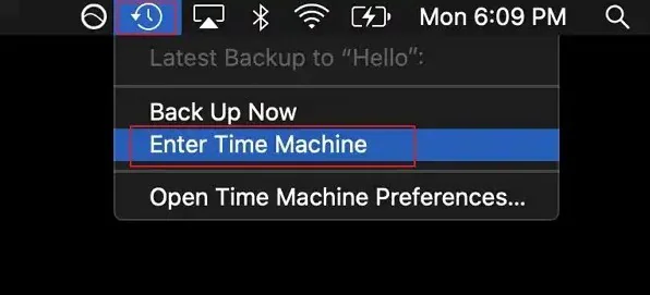 Avvia la Time Machine su un Mac.