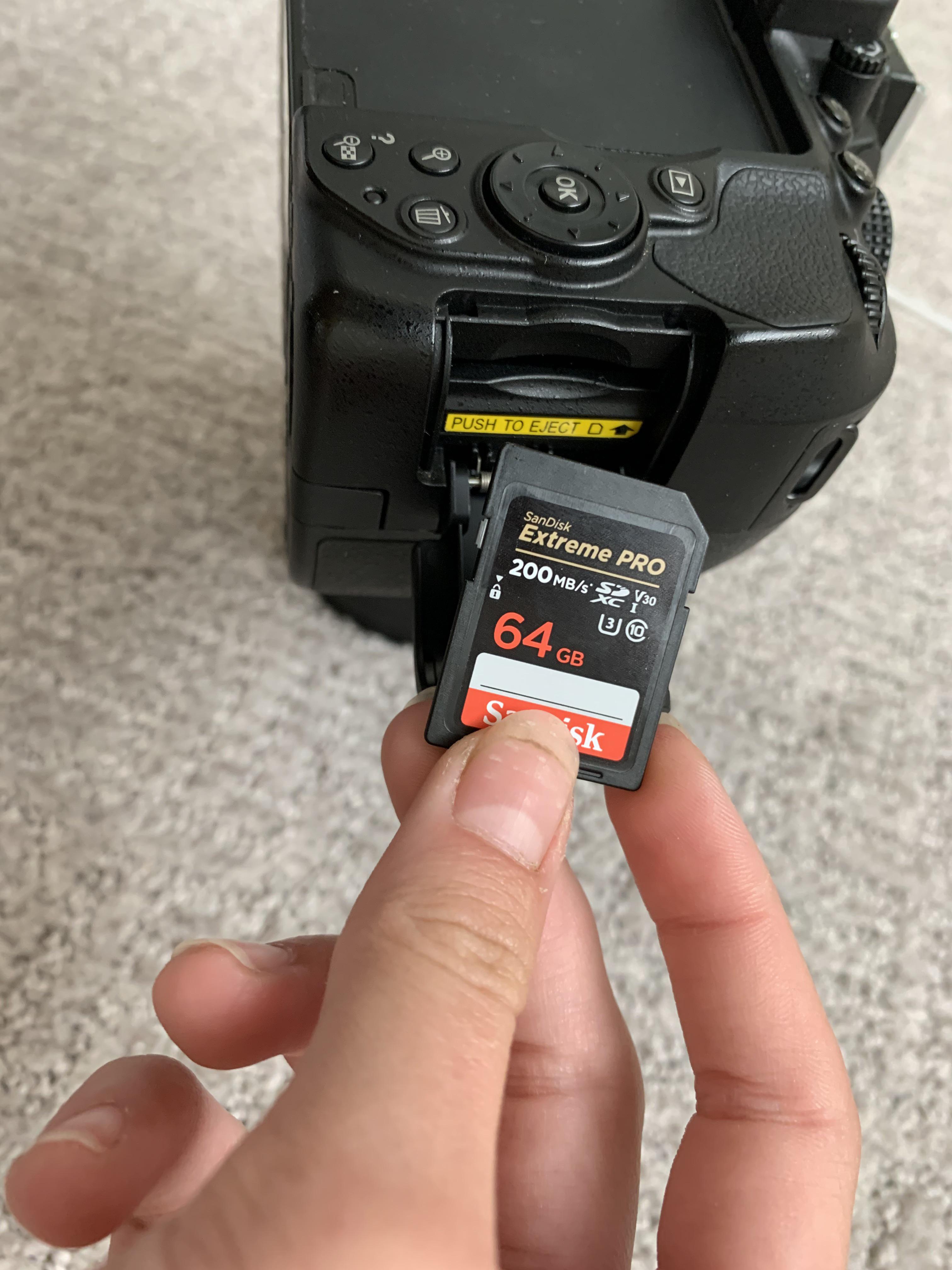 insert sd card correctly 