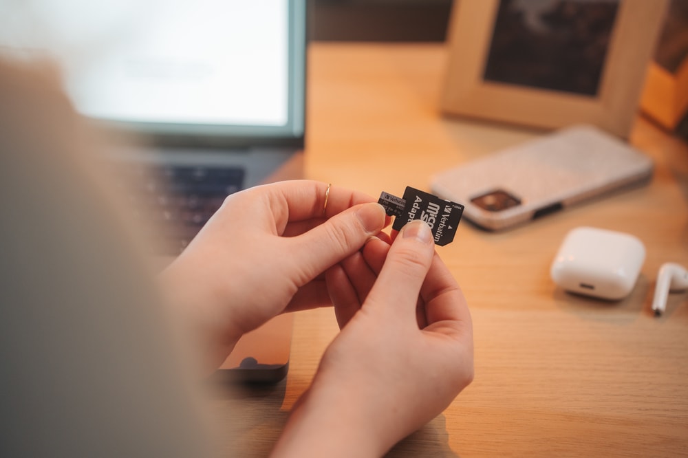 clean the sd card remove dust 