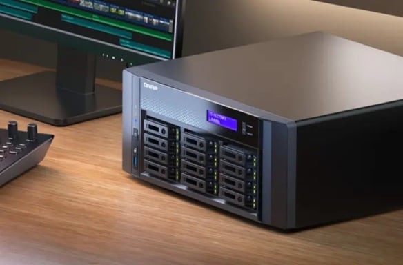 what is qnap server