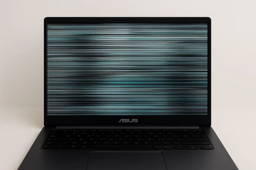 why laptop becomes glitchy