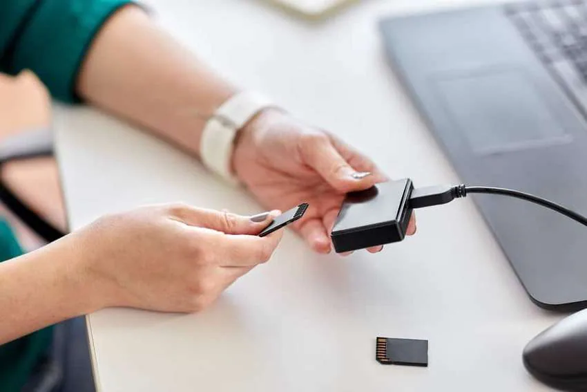 an external card reader for windows