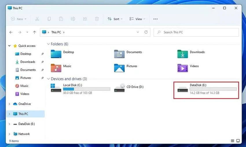 Una scheda SD in file explorer