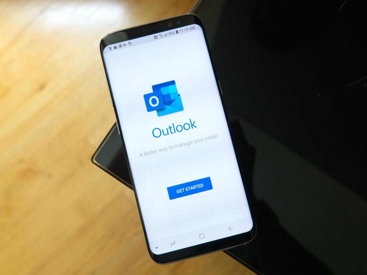 outlook application in android phone