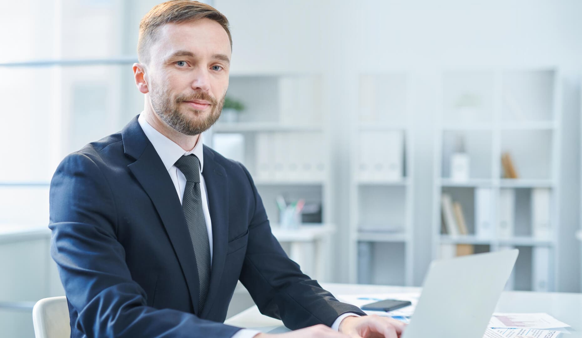 Jonathan Miles financial analyst