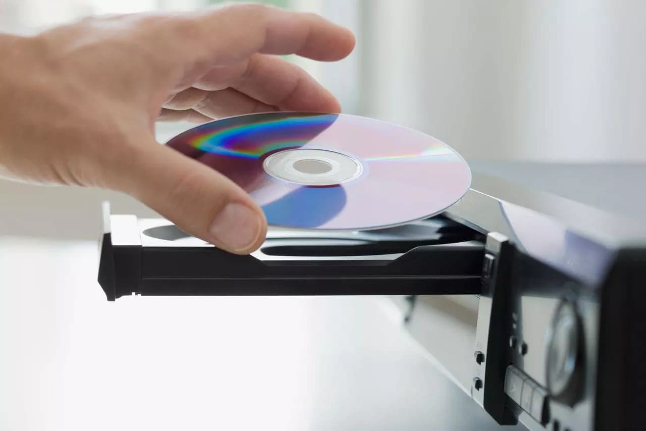 inserire un DVD vuoto da masterizzare