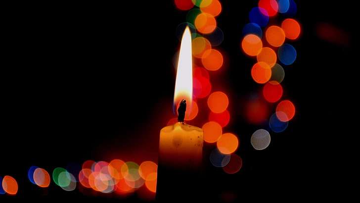 candlelight photo with bokeh effect