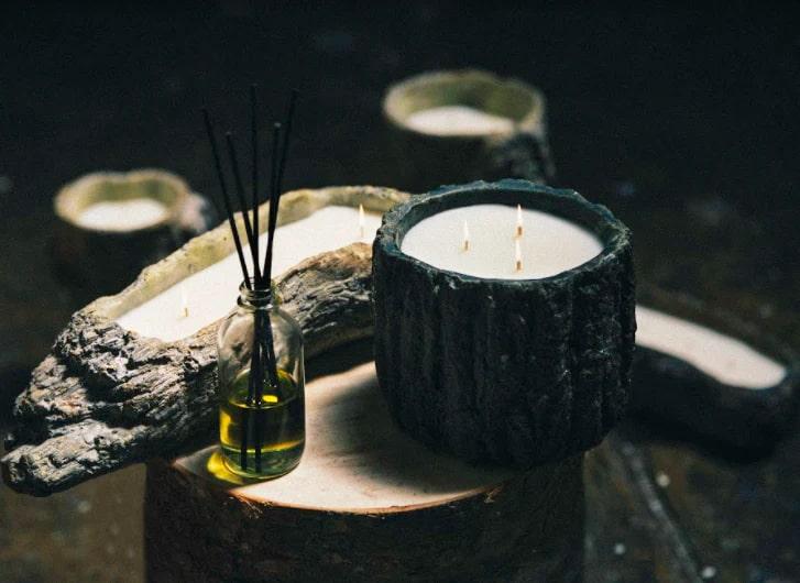 candles with a touch of nature