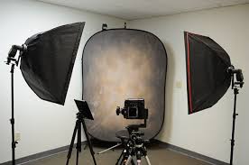 set up the photo studio/location
